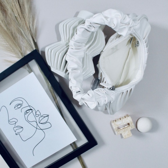 SHOULDER BAG Cream Vegan Leather - Picture 3 of 5